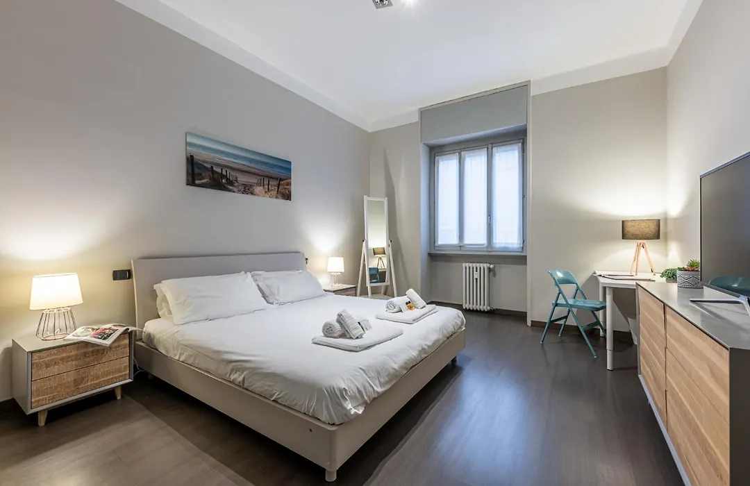 Sant' Ambrogio Flat-1