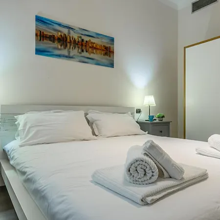Sant' Ambrogio Flat-3